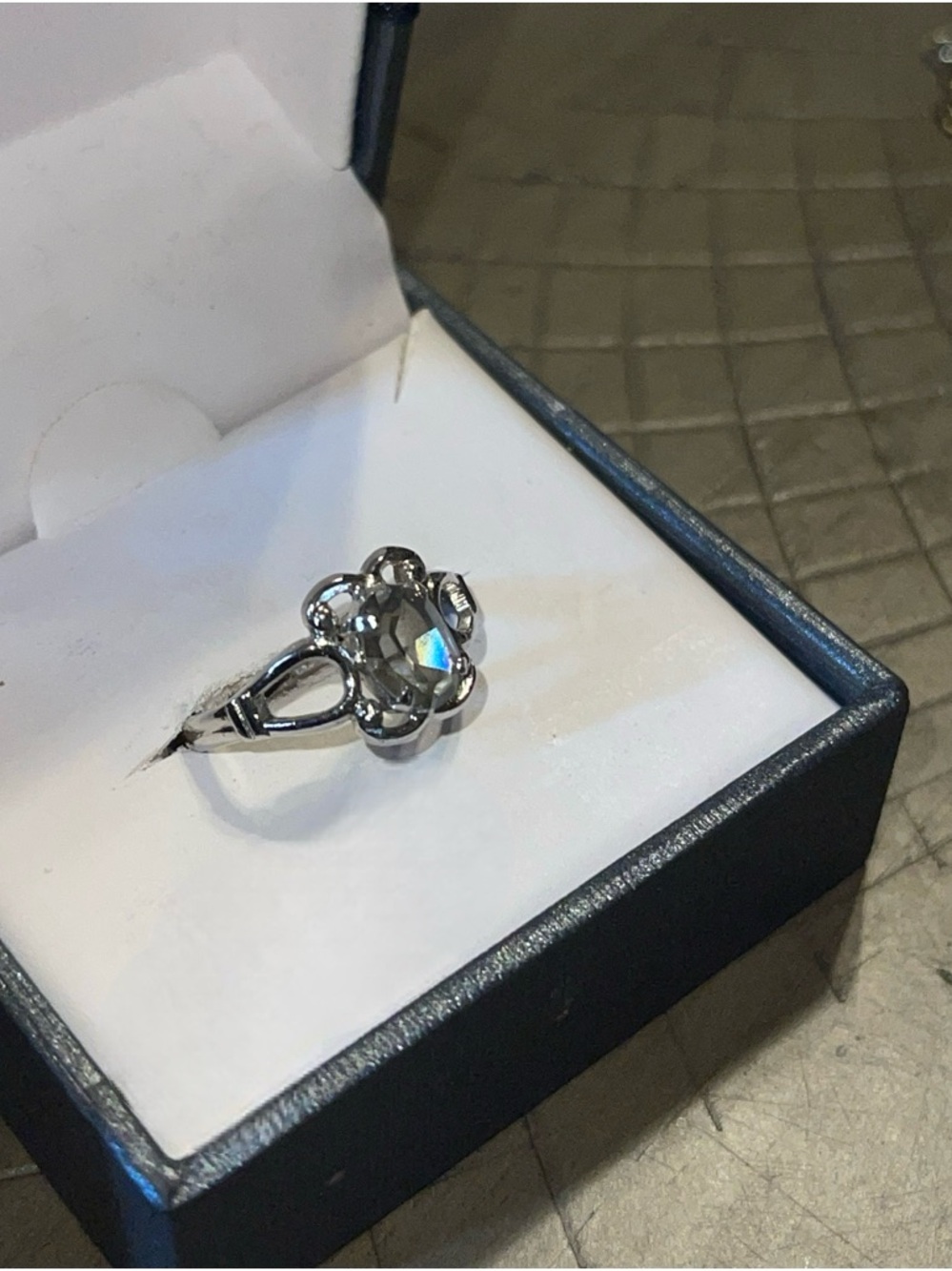 1 ring - Picture 2 of 2